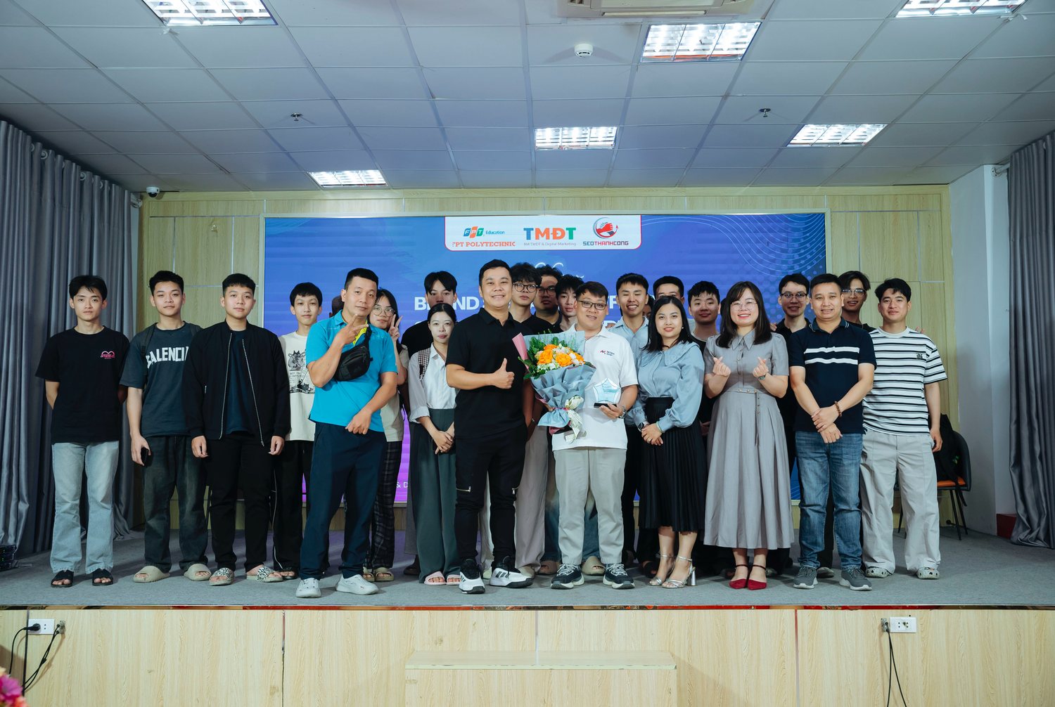 Đội ngũ MinhDigi tuyển dụng - môi trường làm việc trẻ, thực chiến tại Hà Nội